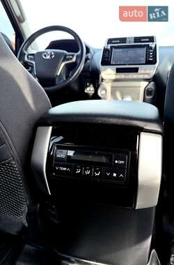 Внедорожник / Кроссовер Toyota Land Cruiser Prado 2020 в 