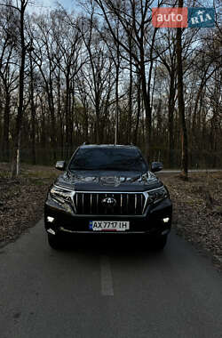 Внедорожник / Кроссовер Toyota Land Cruiser Prado 2022 в 