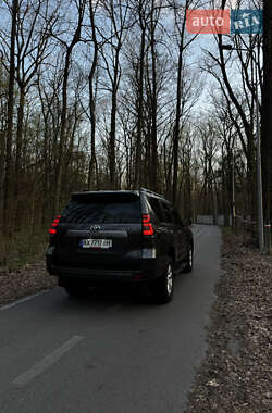 Внедорожник / Кроссовер Toyota Land Cruiser Prado 2022 в 