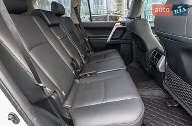 Внедорожник / Кроссовер Toyota Land Cruiser Prado 2022 в 