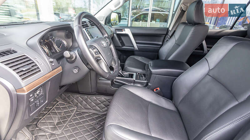 Внедорожник / Кроссовер Toyota Land Cruiser Prado 2022 в Днепре