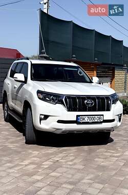 Внедорожник / Кроссовер Toyota Land Cruiser Prado 2020 в 