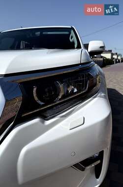 Внедорожник / Кроссовер Toyota Land Cruiser Prado 2020 в 