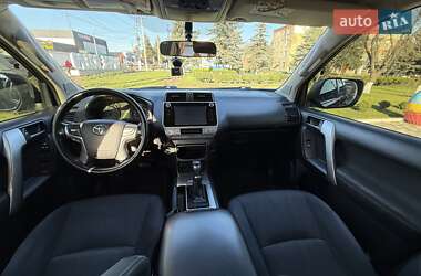 Позашляховик / Кросовер Toyota Land Cruiser Prado 2019 в 