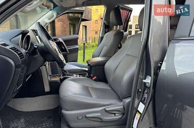 Внедорожник / Кроссовер Toyota Land Cruiser Prado 2014 в 