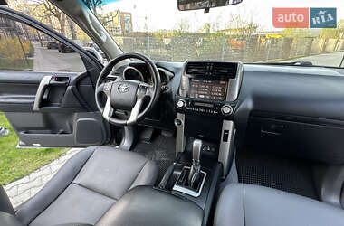 Внедорожник / Кроссовер Toyota Land Cruiser Prado 2014 в 