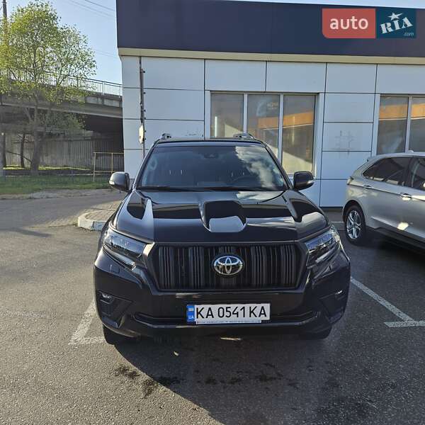 Toyota Land Cruiser Prado 2023