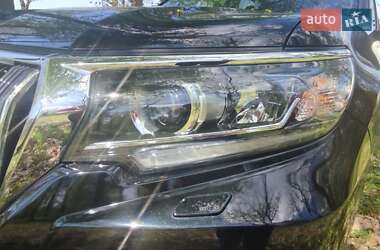 Внедорожник / Кроссовер Toyota Land Cruiser Prado 2019 в 