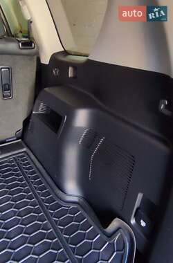 Внедорожник / Кроссовер Toyota Land Cruiser Prado 2019 в 