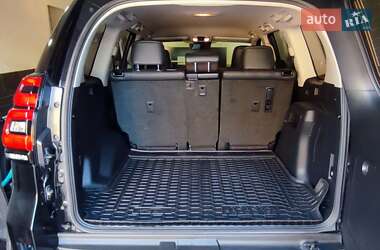 Внедорожник / Кроссовер Toyota Land Cruiser Prado 2019 в 