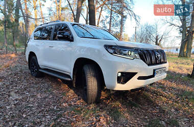 Внедорожник / Кроссовер Toyota Land Cruiser Prado 2021 в 