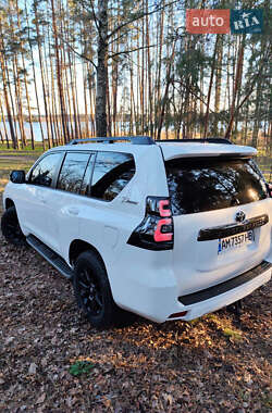 Внедорожник / Кроссовер Toyota Land Cruiser Prado 2021 в 