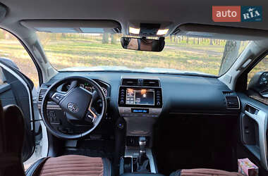 Внедорожник / Кроссовер Toyota Land Cruiser Prado 2021 в 