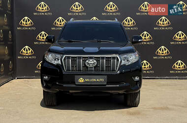 Внедорожник / Кроссовер Toyota Land Cruiser Prado 2018 в 
