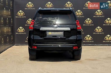 Внедорожник / Кроссовер Toyota Land Cruiser Prado 2018 в 