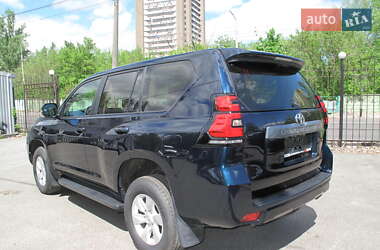 Внедорожник / Кроссовер Toyota Land Cruiser Prado 2018 в 
