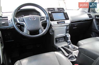 Внедорожник / Кроссовер Toyota Land Cruiser Prado 2018 в 