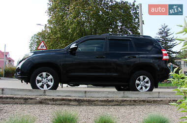 Позашляховик / Кросовер Toyota Land Cruiser Prado 2017 в 