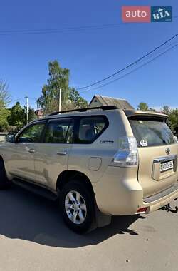 Позашляховик / Кросовер Toyota Land Cruiser Prado 2012 в 