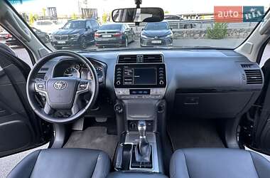 Позашляховик / Кросовер Toyota Land Cruiser Prado 2023 в 