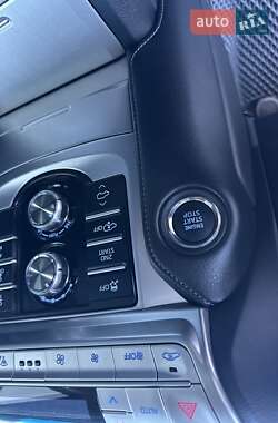 Внедорожник / Кроссовер Toyota Land Cruiser Prado 2020 в 