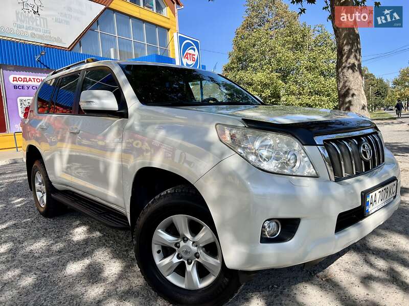 Внедорожник / Кроссовер Toyota Land Cruiser Prado 2011 в 