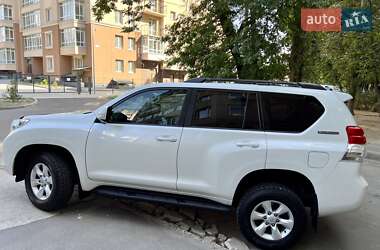 Позашляховик / Кросовер Toyota Land Cruiser Prado 2011 в 
