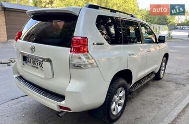 Позашляховик / Кросовер Toyota Land Cruiser Prado 2011 в 