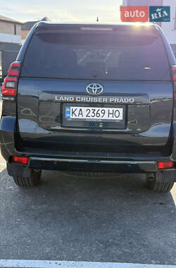 Позашляховик / Кросовер Toyota Land Cruiser Prado 2021 в 
