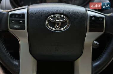 Внедорожник / Кроссовер Toyota Land Cruiser Prado 2014 в 