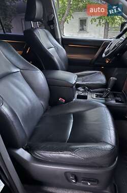 Позашляховик / Кросовер Toyota Land Cruiser Prado 2010 в 