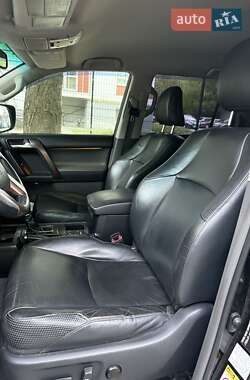 Позашляховик / Кросовер Toyota Land Cruiser Prado 2010 в 