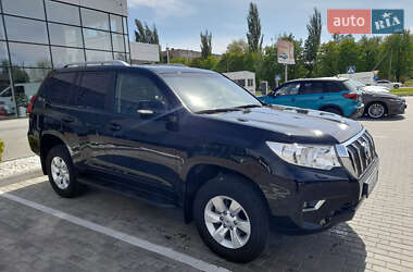 Внедорожник / Кроссовер Toyota Land Cruiser Prado 2022 в 