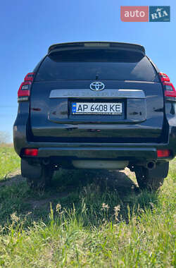 Внедорожник / Кроссовер Toyota Land Cruiser Prado 2019 в 