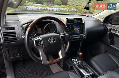 Внедорожник / Кроссовер Toyota Land Cruiser Prado 2011 в 