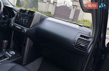 Внедорожник / Кроссовер Toyota Land Cruiser Prado 2011 в 
