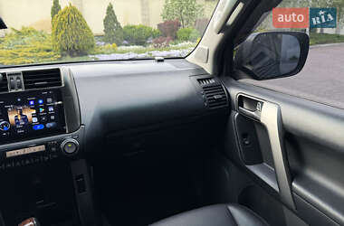 Внедорожник / Кроссовер Toyota Land Cruiser Prado 2011 в 