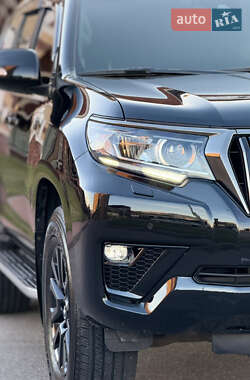 Позашляховик / Кросовер Toyota Land Cruiser Prado 2020 в 
