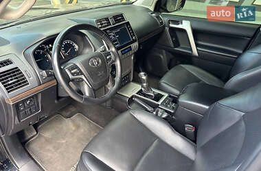 Позашляховик / Кросовер Toyota Land Cruiser Prado 2020 в 