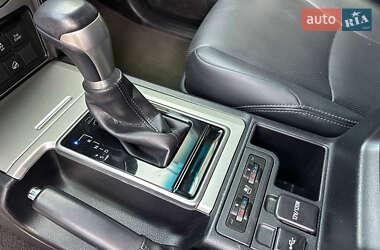Позашляховик / Кросовер Toyota Land Cruiser Prado 2020 в 