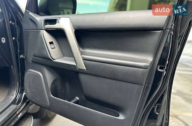 Позашляховик / Кросовер Toyota Land Cruiser Prado 2020 в 