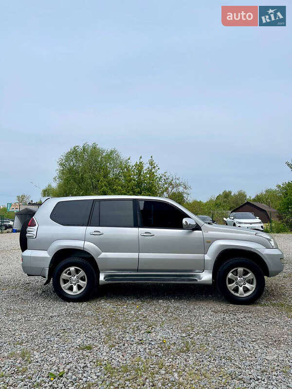 Позашляховик / Кросовер Toyota Land Cruiser Prado 2006 в Києві