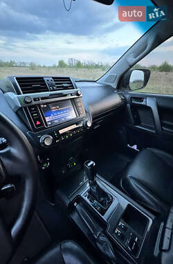 Внедорожник / Кроссовер Toyota Land Cruiser Prado 2013 в 