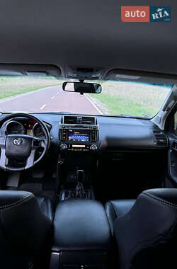 Внедорожник / Кроссовер Toyota Land Cruiser Prado 2013 в 