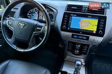 Позашляховик / Кросовер Toyota Land Cruiser Prado 2022 в 