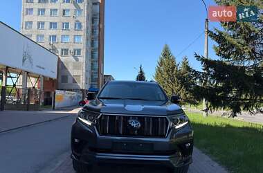 Позашляховик / Кросовер Toyota Land Cruiser Prado 2022 в 