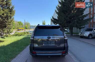 Позашляховик / Кросовер Toyota Land Cruiser Prado 2022 в 