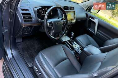 Позашляховик / Кросовер Toyota Land Cruiser Prado 2022 в 