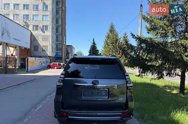 Позашляховик / Кросовер Toyota Land Cruiser Prado 2022 в 