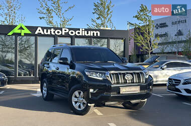 Внедорожник / Кроссовер Toyota Land Cruiser Prado 2019 в 